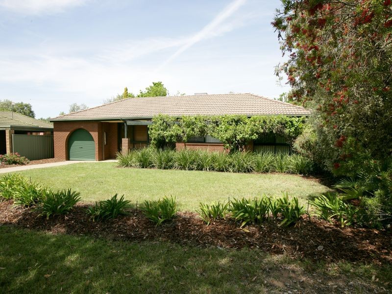 55 Undurra Drive, Glenfield Park NSW 2650