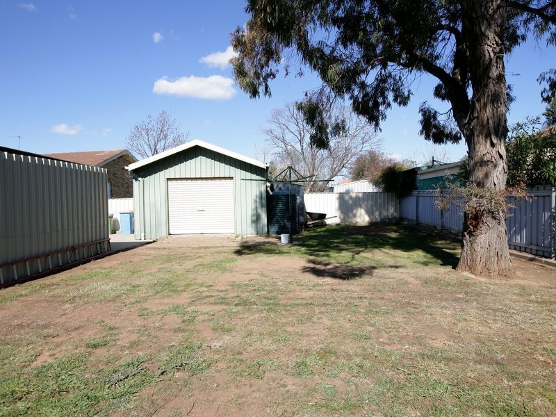 16 Vasey Street, Ashmont NSW 2650