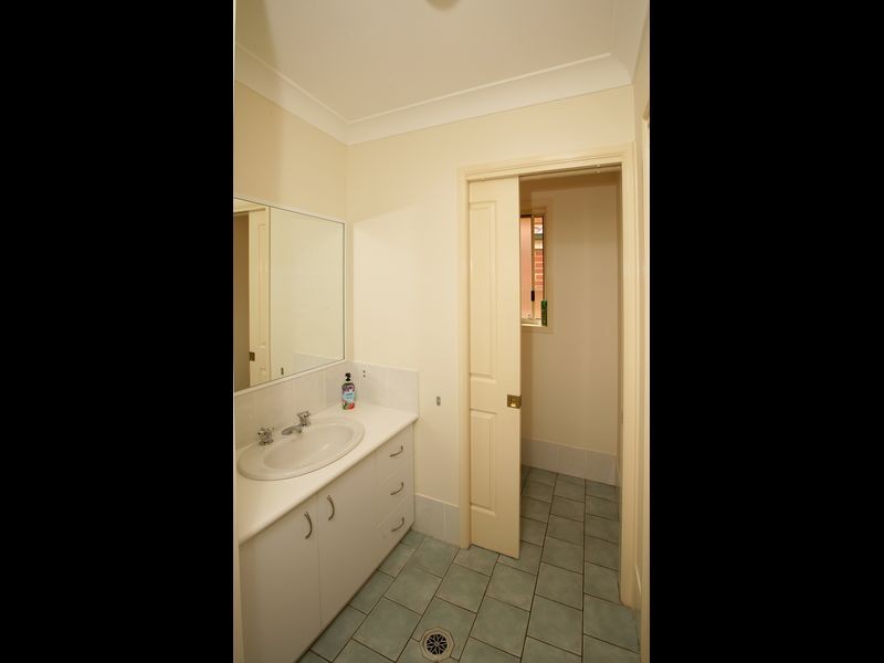 1/25 Wonkana Road, Glenfield Park NSW 2650