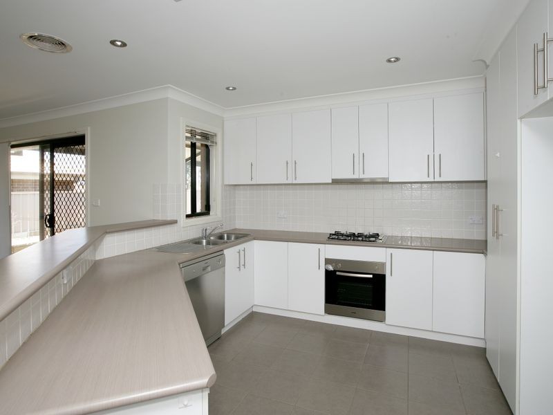 47 Barrima Drive, Glenfield Park NSW 2650