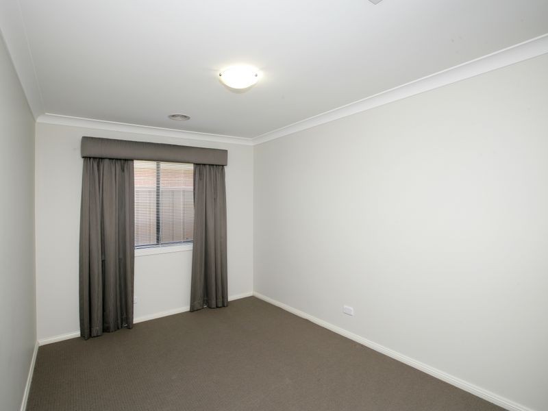 47 Barrima Drive, Glenfield Park NSW 2650