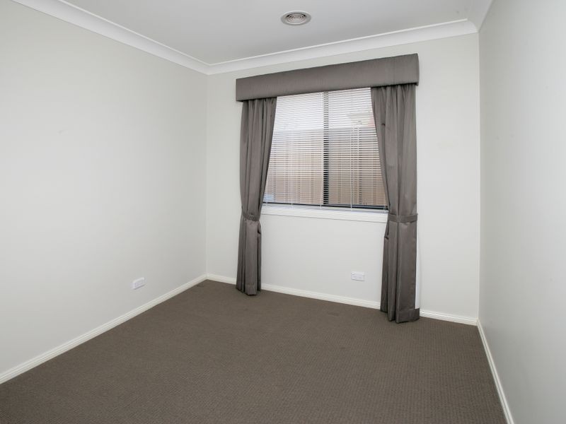 47 Barrima Drive, Glenfield Park NSW 2650