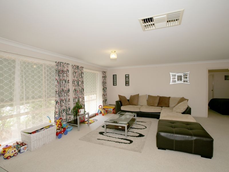 20 Gunn Drive, Estella NSW 2650