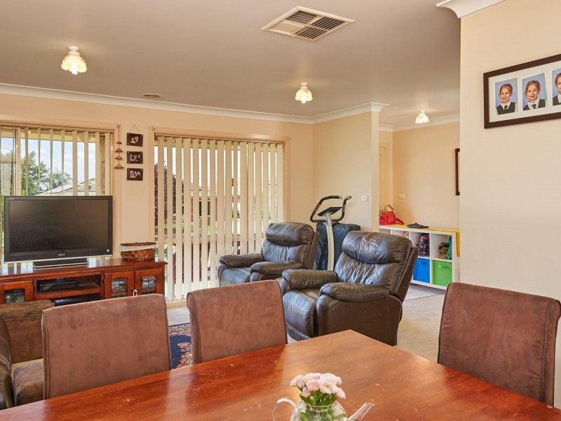 14 Wonkana Road, Glenfield Park NSW 2650
