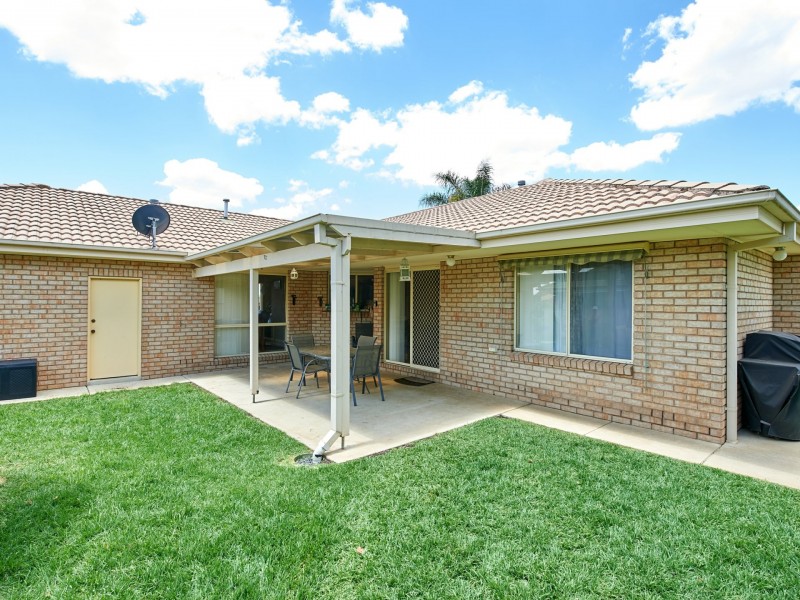 14 Wonkana Road, Glenfield Park NSW 2650