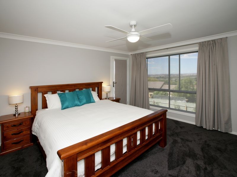 9 Bellevue Parade, Kooringal NSW 2650