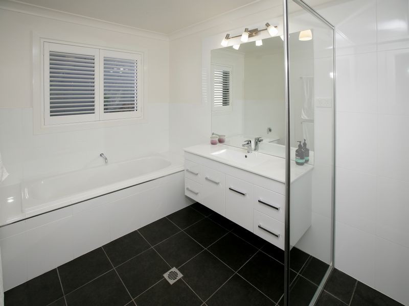 9 Bellevue Parade, Kooringal NSW 2650