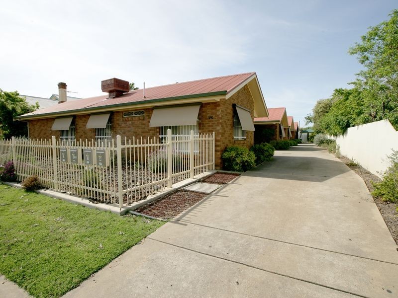 2/96 Crampton Street, Wagga Wagga NSW 2650