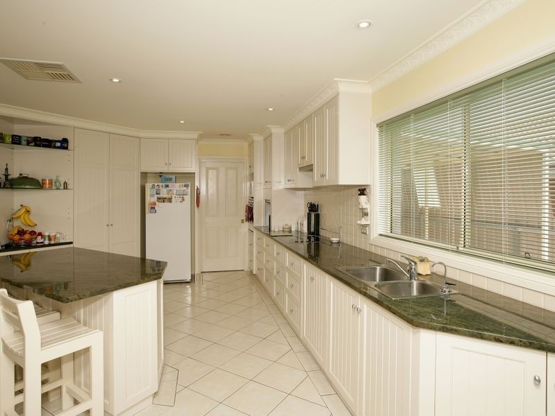 13 Bourkelands Drive, Bourkelands NSW 2650