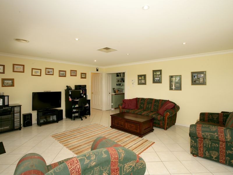 13 Bourkelands Drive, Bourkelands NSW 2650