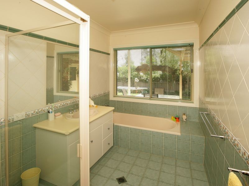 13 Bourkelands Drive, Bourkelands NSW 2650