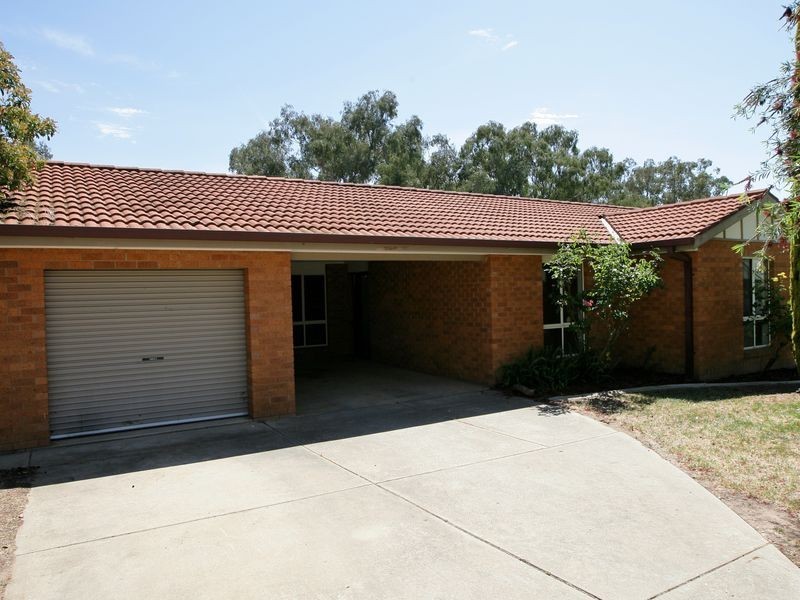 7 Cooba Place, Estella NSW 2650