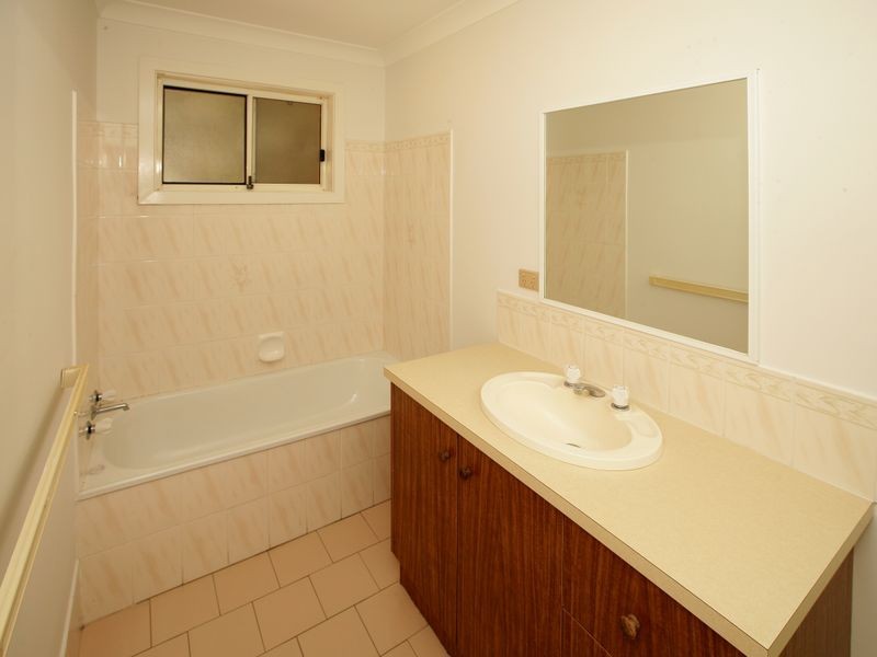 7 Cooba Place, Estella NSW 2650