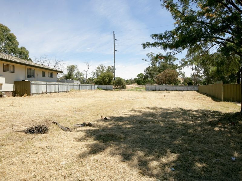 4 Oliver Place, Tolland NSW 2650