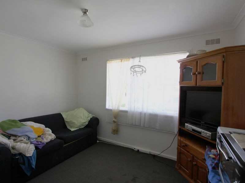 6 Lalor Place, Tolland NSW 2650