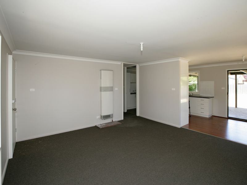 152 Raye Street, Tolland NSW 2650
