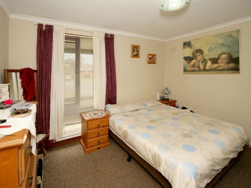 69 McKell Avenue, Mount Austin NSW 2650