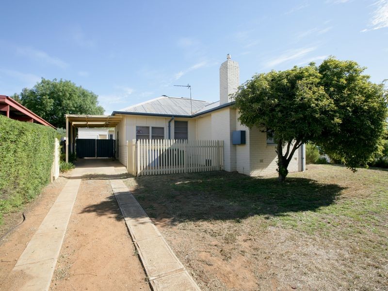 62 Blamey Street, Turvey Park NSW 2650