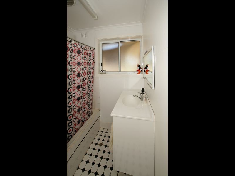 62 Blamey Street, Turvey Park NSW 2650