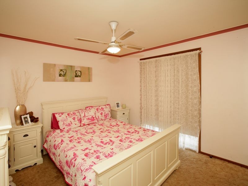 2 Matheson Place, Estella NSW 2650