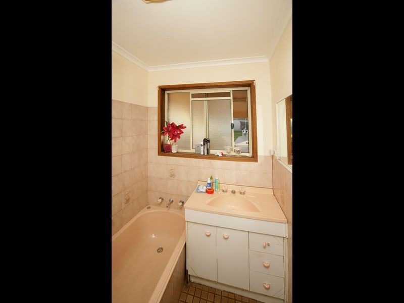 2 Matheson Place, Estella NSW 2650