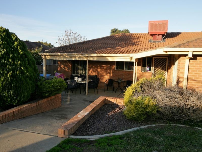 2 Matheson Place, Estella NSW 2650