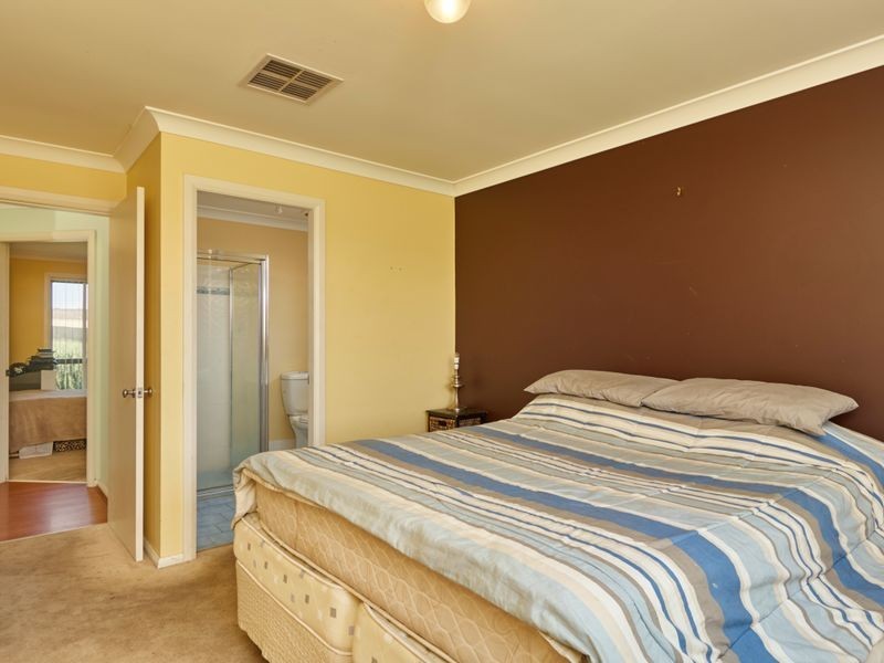 57 Grinton Avenue, Ashmont NSW 2650