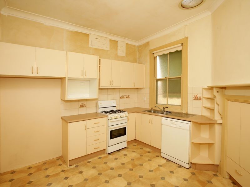 10 Salmon Street, Wagga Wagga NSW 2650