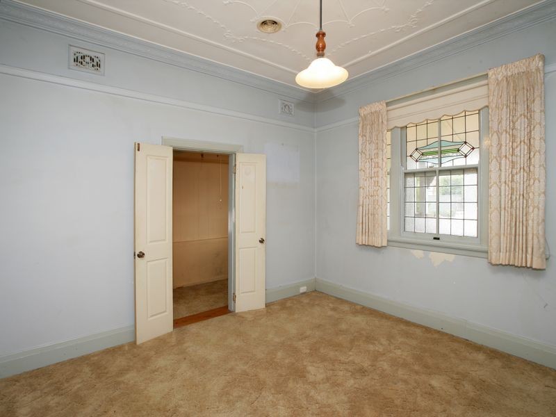 10 Salmon Street, Wagga Wagga NSW 2650