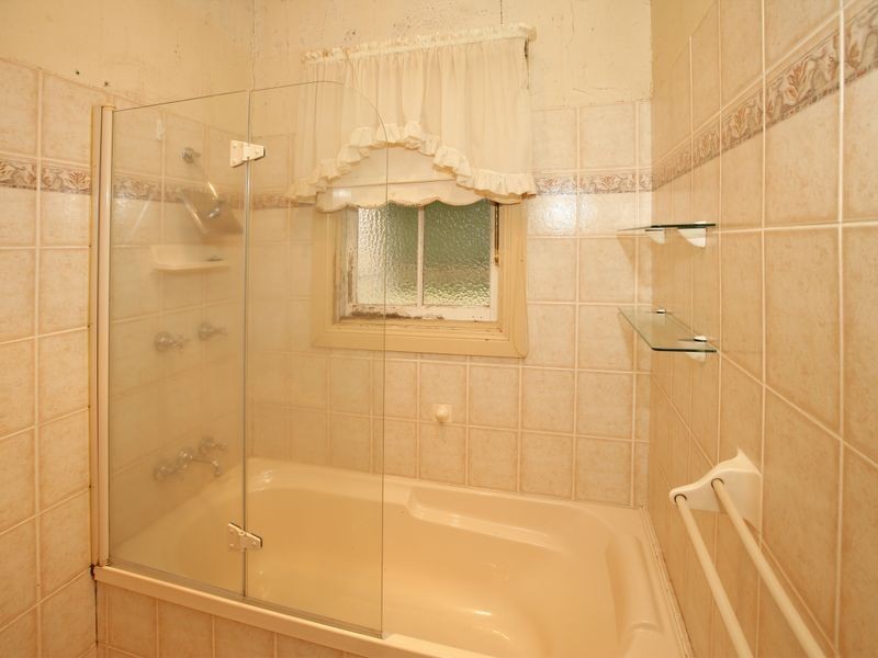 10 Salmon Street, Wagga Wagga NSW 2650