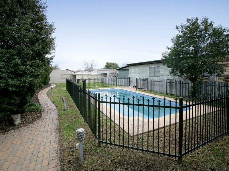 10 Salmon Street, Wagga Wagga NSW 2650