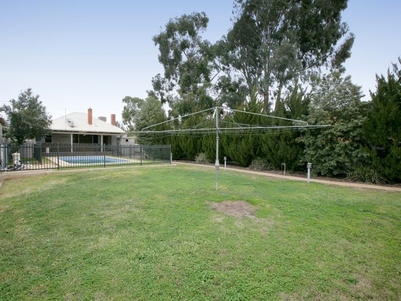 10 Salmon Street, Wagga Wagga NSW 2650