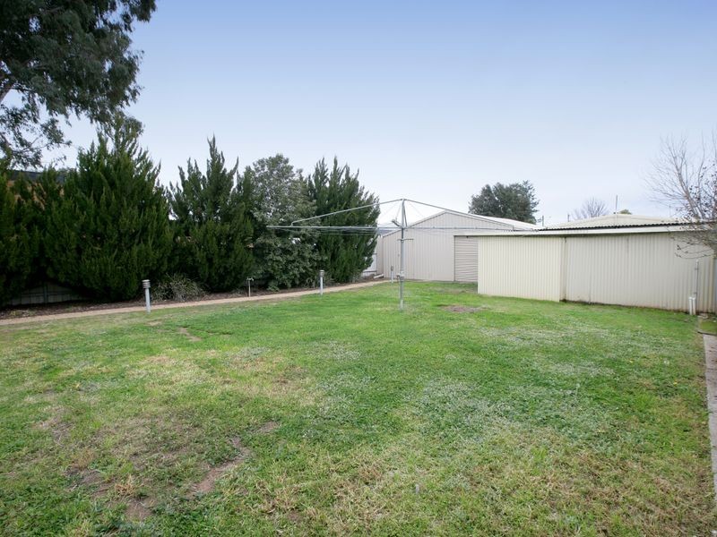 10 Salmon Street, Wagga Wagga NSW 2650