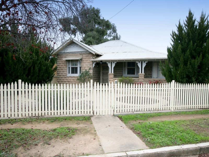 10 Salmon Street, Wagga Wagga NSW 2650