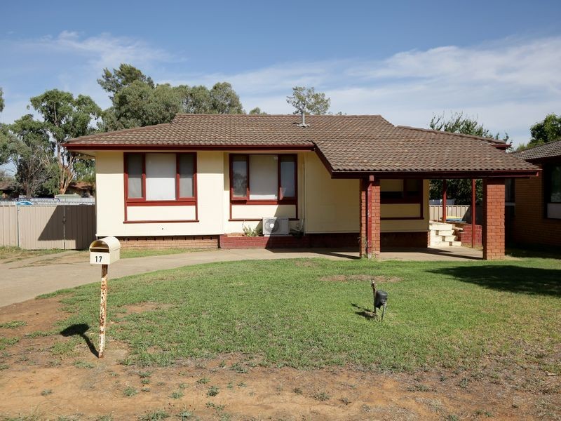 17 Warren Place, Mount Austin NSW 2650