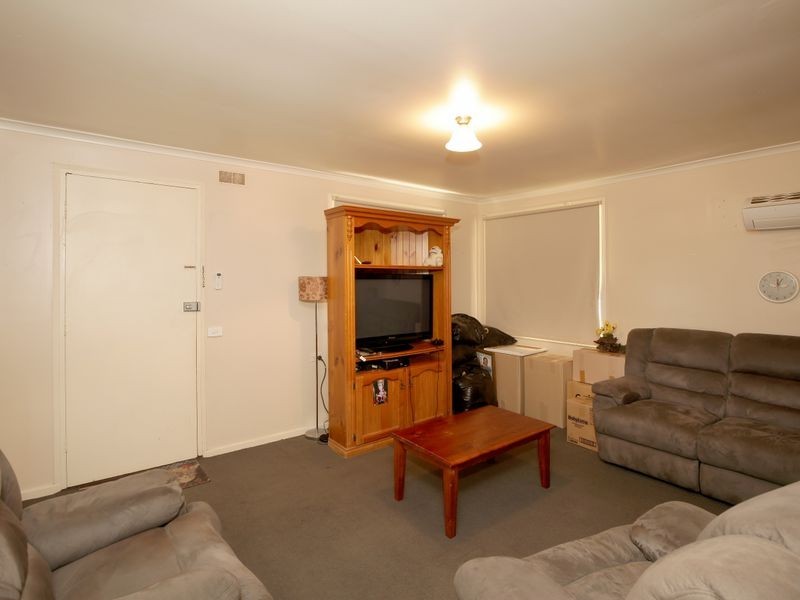 17 Warren Place, Mount Austin NSW 2650
