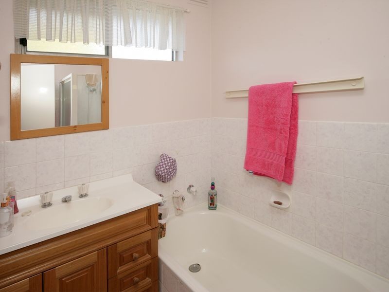 1 Lamber Street, Tolland NSW 2650