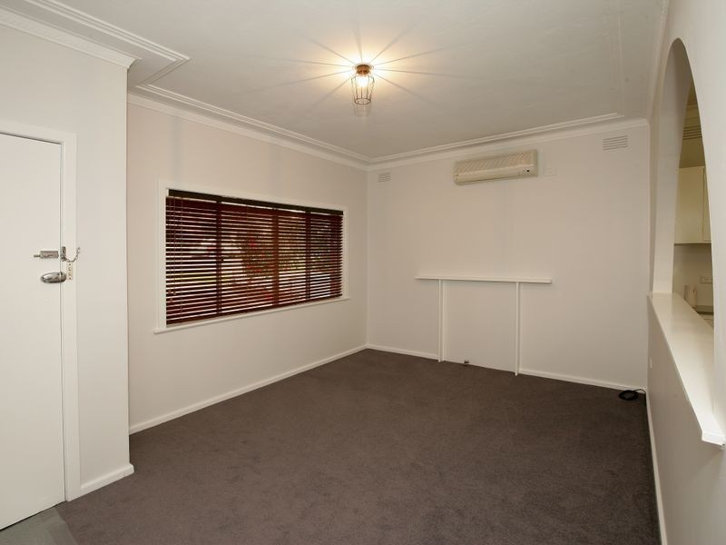 67 Grove Street, Kooringal NSW 2650