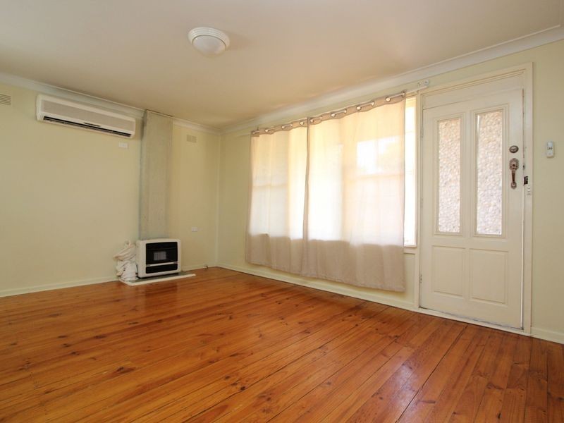 6 Victoria Street, Mount Austin NSW 2650