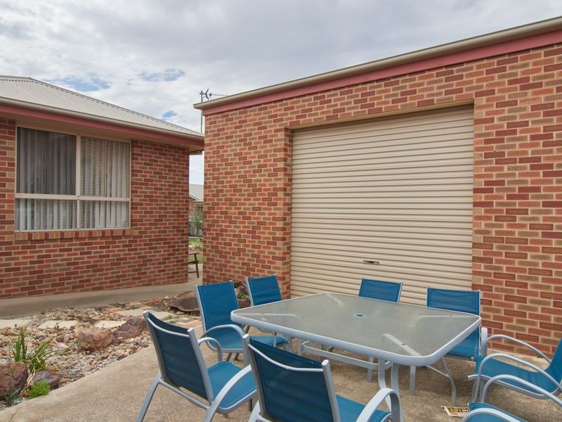 18 Lamilla Street, Glenfield Park NSW 2650