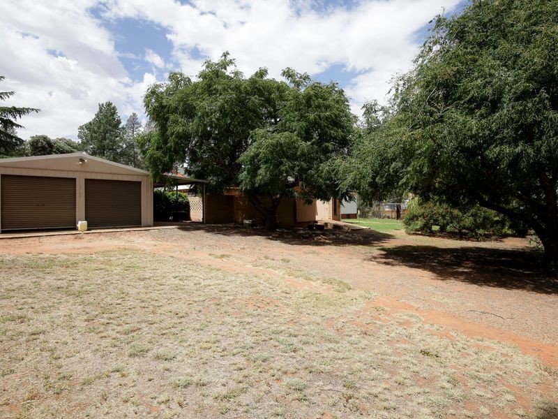 192 Cowabbie Street, Coolamon NSW 2701