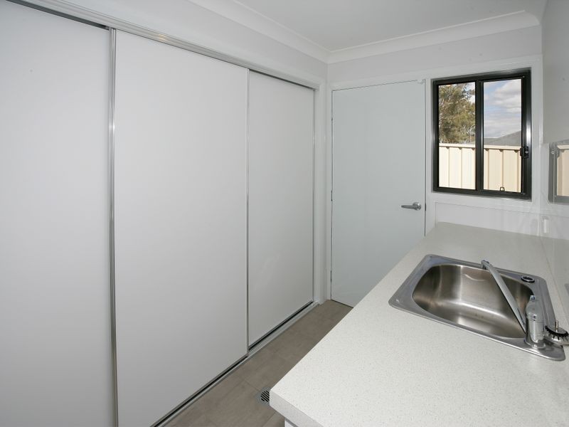2/1 Cootamundra Boulevard, Estella NSW 2650