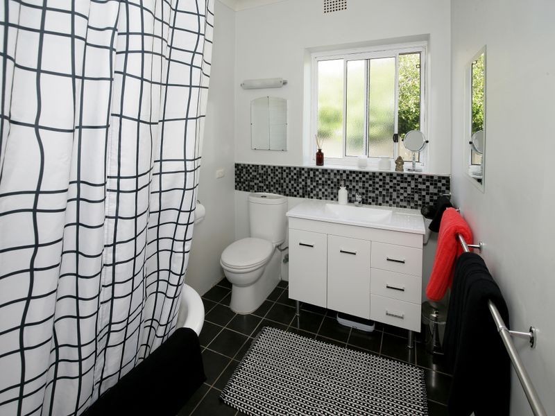 107 Main Street, Lake Albert NSW 2650