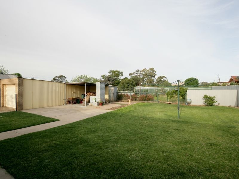 107 Main Street, Lake Albert NSW 2650
