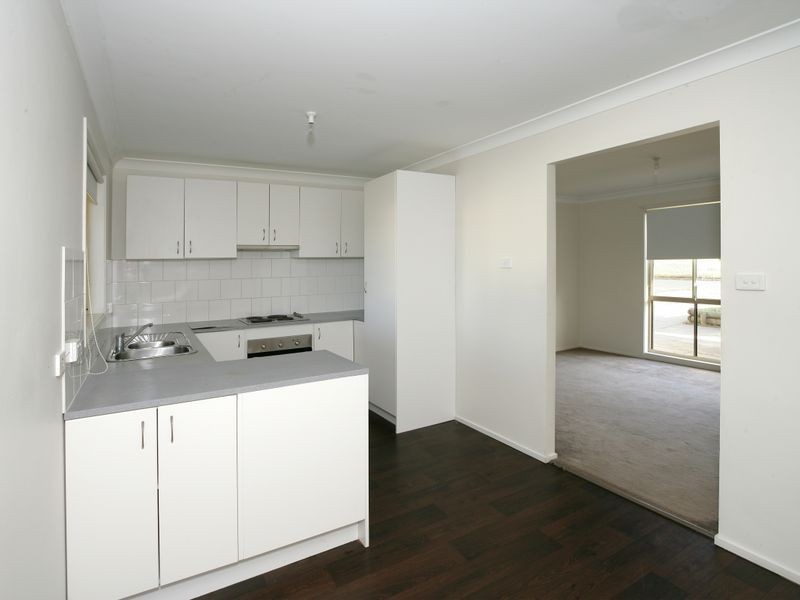 110 Raye Street, Tolland NSW 2650
