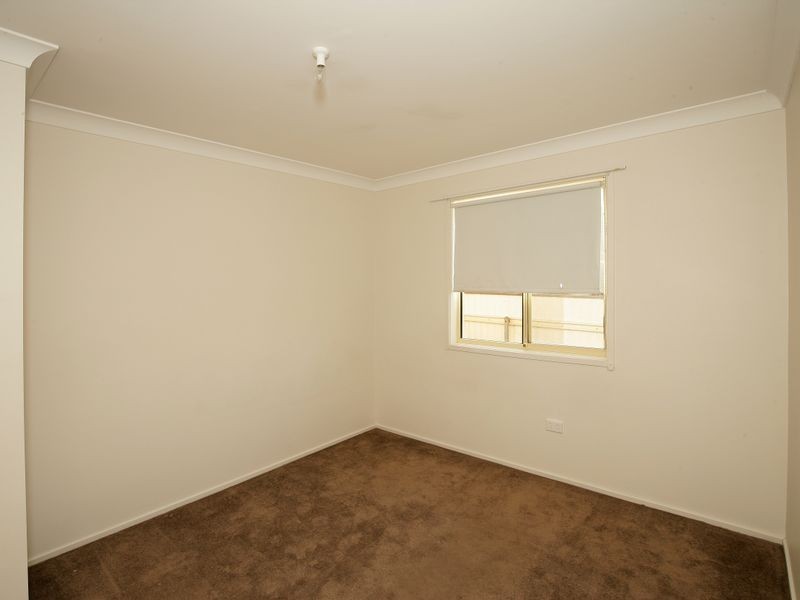 110 Raye Street, Tolland NSW 2650