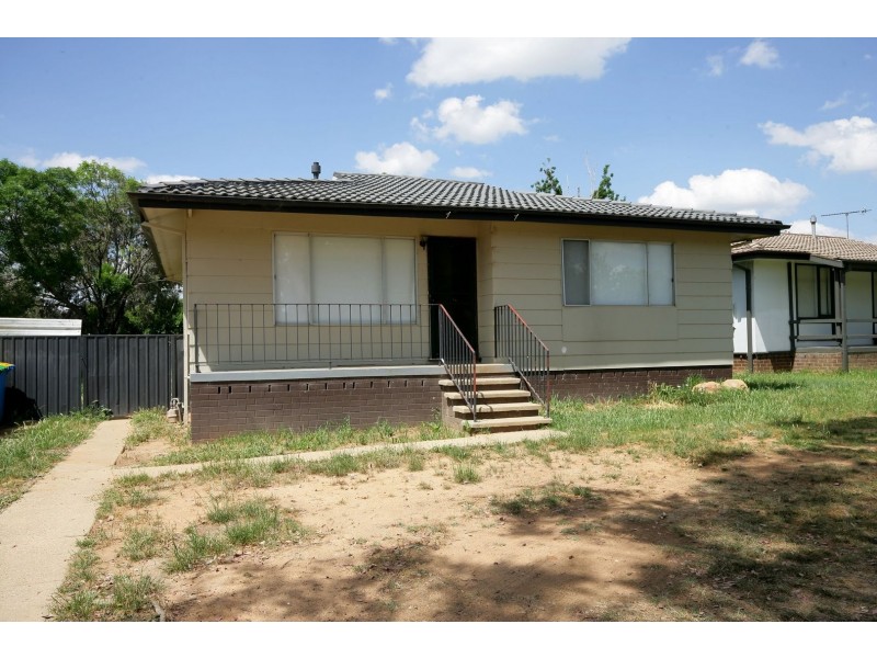 154 Raye Street, Tolland NSW 2650
