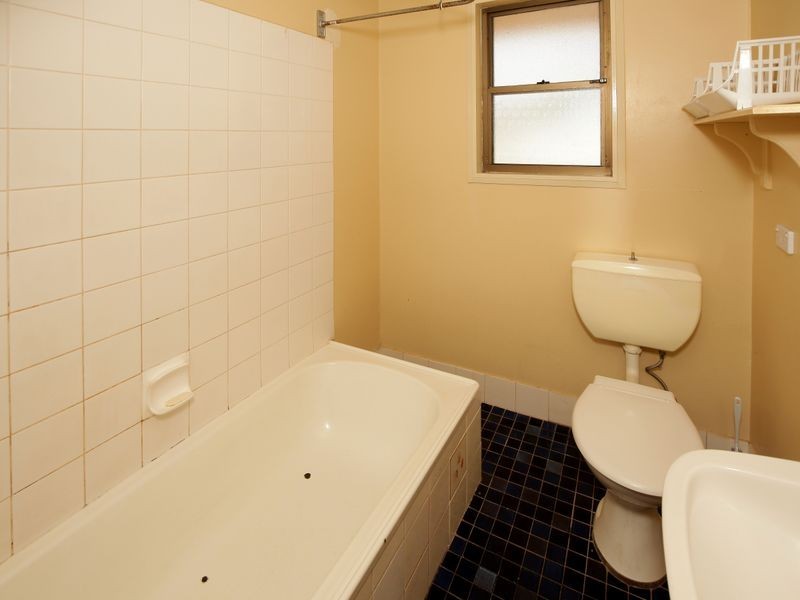 1 Bingham Place, Tolland NSW 2650