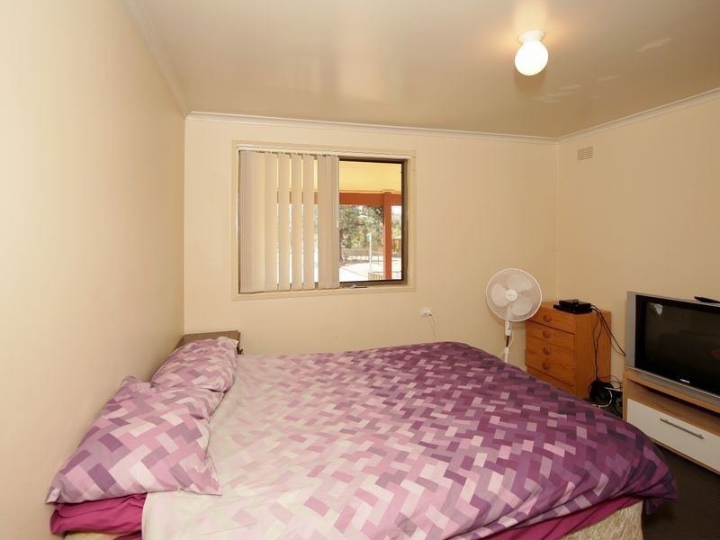 1 Bingham Place, Tolland NSW 2650
