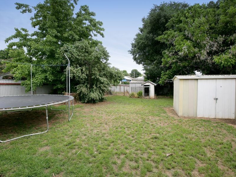 92 Macleay Street, Turvey Park NSW 2650